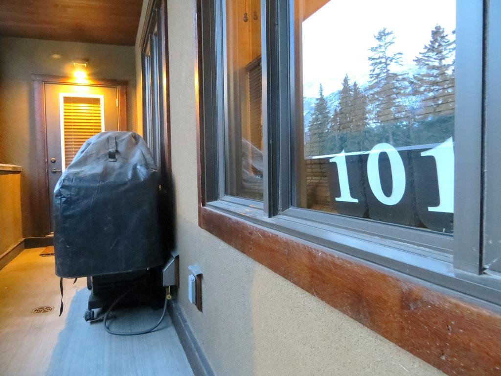 Luxury Canmore Vacations Pokój zdjęcie