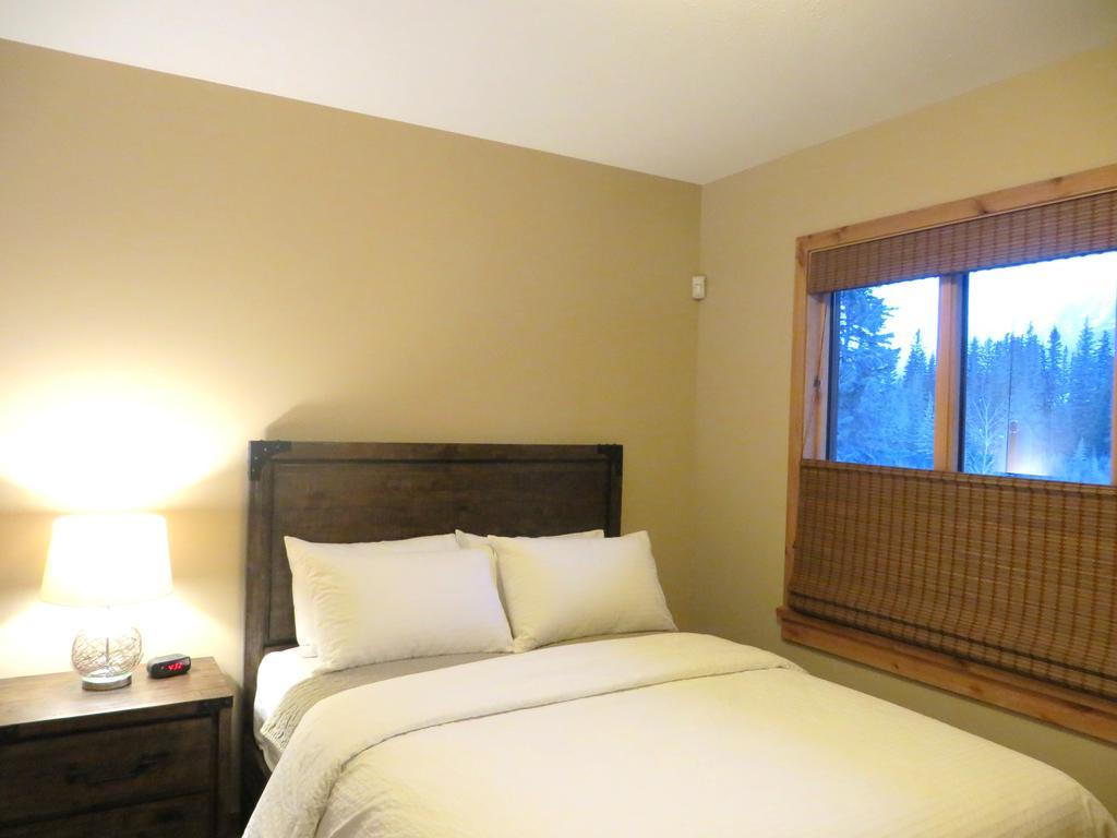 Luxury Canmore Vacations Pokój zdjęcie